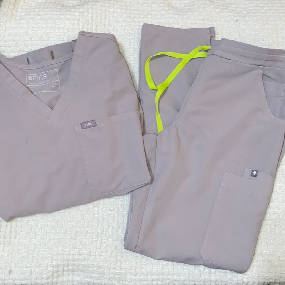 figs scrub set
